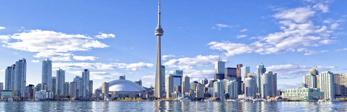 Blick auf Toronto vom Wasser aus