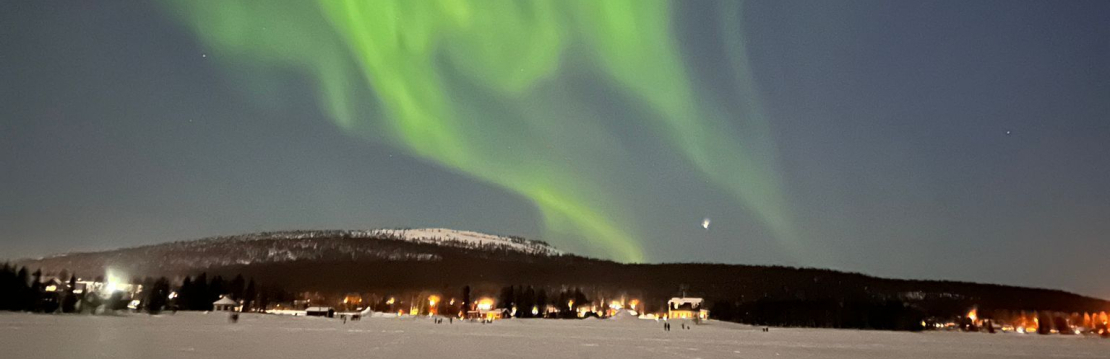 Nordlicht am See in Keslompolo
